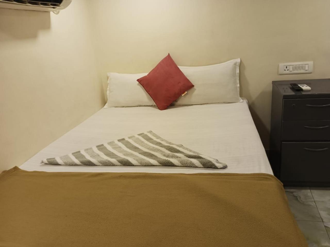 New Hotel Tara By Glitz Hotels Mumbai Eksteriør bilde